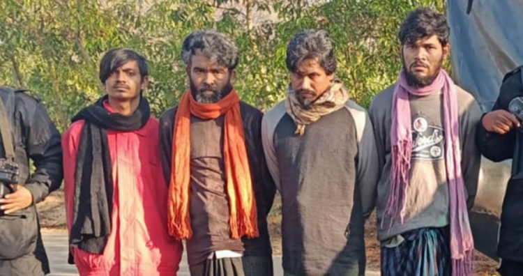 নাইক্ষ্যংছড়ির পাহাড়ে অস্ত্রসহ ৪ রোহিঙ্গা আটক