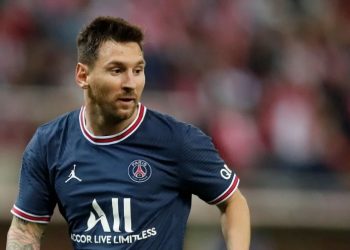 পিএসজি ছাড়তে পারেন মেসি