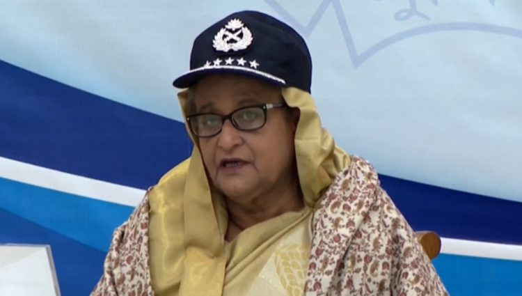 স্বাধীনতা রক্ষায় পুলিশ সদস্যদের কাজ করার নির্দেশ প্রধানমন্ত্রীর