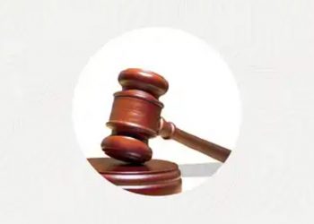 ক্লার্কের স্ত্রীর সাত বছর কারাদণ্ড