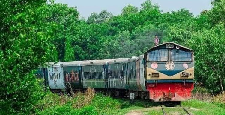 মাইলেজ জটিলতা: আজ চবির ৩ জোড়া শাটল ট্রেন চালাবেনা চালকরা
