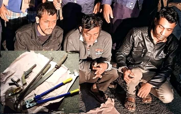 বোয়ালখালীতে অস্ত্রসহ গ্রেফতার তিন