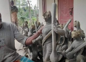 বোয়ালখালীতে মৃৎ শিল্পীর ৩৫টি সরস্বতী প্রতিমা ভাঙচুর