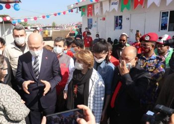 রোহিঙ্গাদের আশ্রয় দেওয়ায় প্রধানমন্ত্রী শেখ হাসিনা বির্শ্বের কাছে প্রশংসা কুড়িয়েছে