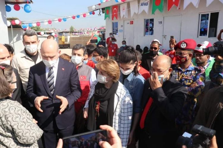 রোহিঙ্গাদের আশ্রয় দেওয়ায় প্রধানমন্ত্রী শেখ হাসিনা বির্শ্বের কাছে প্রশংসা কুড়িয়েছে