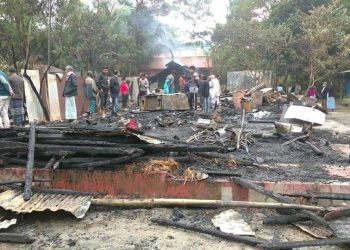 মিরসরাইয়ে অগ্নিকাণ্ডে ৩টি বসতঘর পুড়ে ছাই