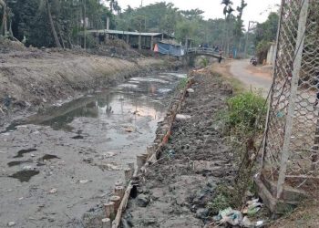 কর্ণফুলীর লেইঙ্গাখাল খননে অনিয়ম