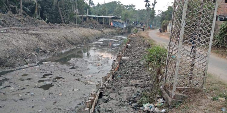 কর্ণফুলীর লেইঙ্গাখাল খননে অনিয়ম