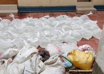 বোয়ালখালীতে গোয়াল ঘরে ২ হাজার লিটার মদ: আটক ২