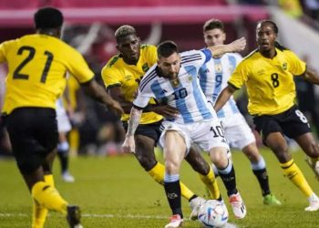 মেসিকে আটকানোর ছক কষছেন নেদারল্যান্ডসের কোচ