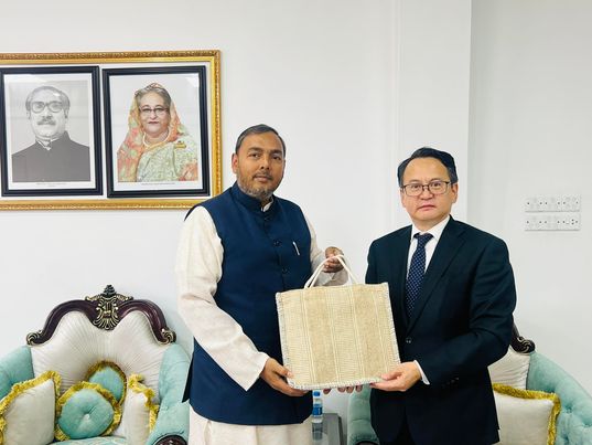 বাংলাদেশ থেকে দক্ষ জনবল নিতে চায় মঙ্গোলিয়া