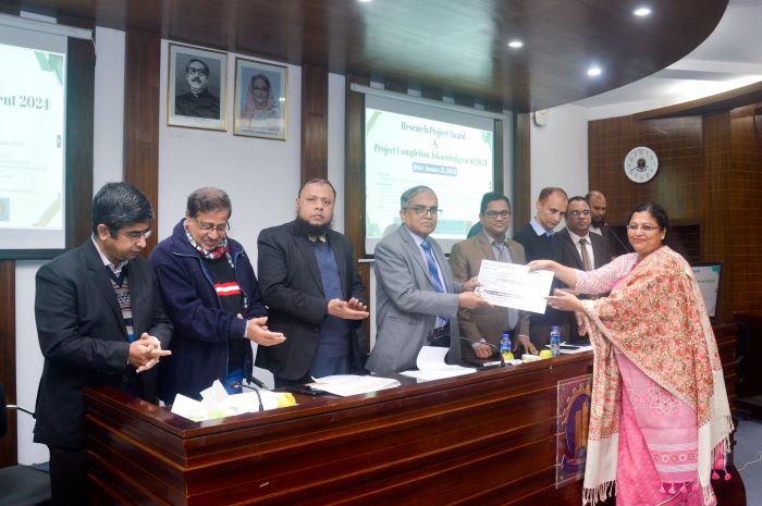 চুয়েটে ২৮ গবেষণা প্রকল্পপ্রাপ্ত গবেষকদের সম্মাননা ও ২৪ গবেষণা প্রকল্পের স্বীকৃতি