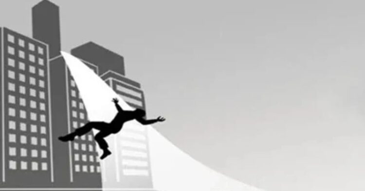 চন্দনপুরায় দশ তলা ভবন থেকে পড়ে স্কুলছাত্রীর মৃত্যু