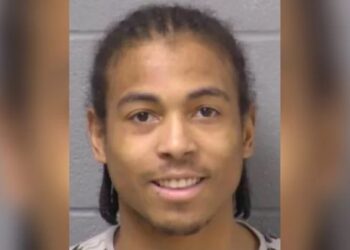 যুক্তরাষ্ট্রের ইলিনয়ে সাত ব্যক্তিকে গুলি করে খুন করল বন্দুকধারী