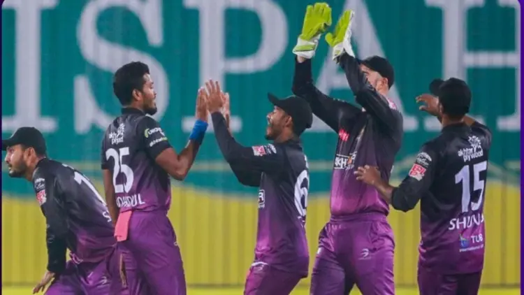 বিপিএল/বরিশালকে হারিয়ে দ্বিতীয় স্থানে চট্টগ্রাম