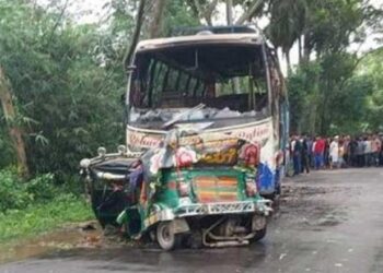 ময়মনসিংহে বাস ও অটোরিকশার সংঘর্ষে প্রাণ গেল সাতজনের