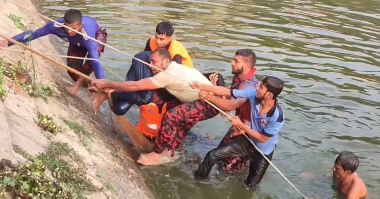 সীতাকুণ্ডে পানি তুলতে গিয়ে পুকুরে ডুবে গেল যুবক