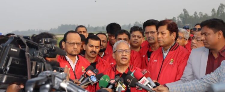 ইউসিবির তামাকের বদলে গম চাষের প্রকল্প পরিদর্শনে বাংলাদেশ ব্যাংকের ডেপুট গভর্নর