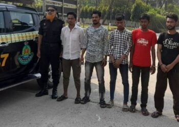 বায়েজিদ বোস্তামীতে কিশোর গ্যাংয়ের পাঁচ সদস্য গ্রেফতার