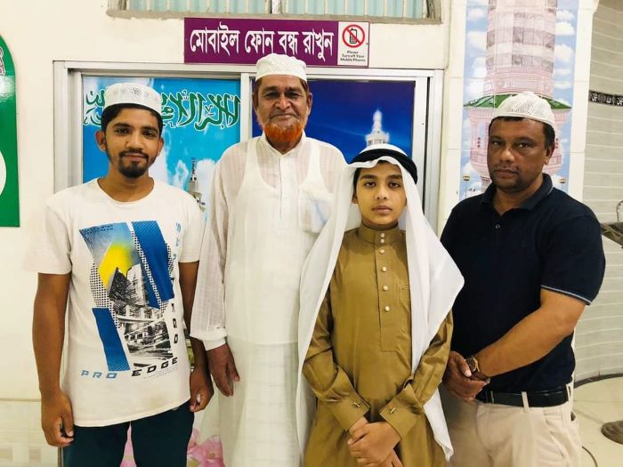 খতমে তারাবীর হাদিয়া মসজিদে দান করলেন ক্ষুদে হাফেজ তাহসিন