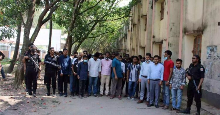 চমেক হাসপাতালে দালাল চক্রের ৩৯ সদস্য আটক