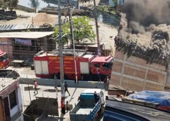 বাকলিয়ায় এস আলম গ্রুপের নির্মাণাধীন হিমাগারে আগুন