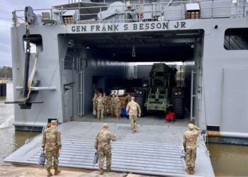 গাজায় বন্দর নির্মাণে সরঞ্জামের প্রথম চালান পাঠাল যুক্তরাষ্ট্র