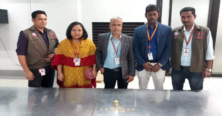 শাহ আমানত বিমানবন্দরে দুই কেজি ২২৮ গ্রাম সোনা জব্দ, দুই যাত্রী আটক