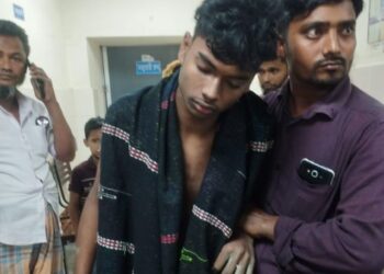 মধ্যরাতে সাতকানিয়ায় ছাত্রলীগের নেতাকে অপহরণ, কোমরে ও পিঠে ছুরিকাঘাত আরেক কর্মীকে