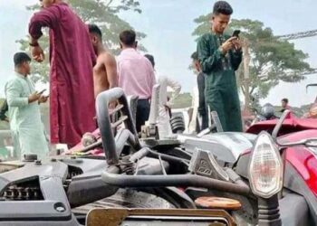 পটিয়ায় বাসচাপায় প্রাণ গেল মোটরসাইকেলের দুই আরোহীর