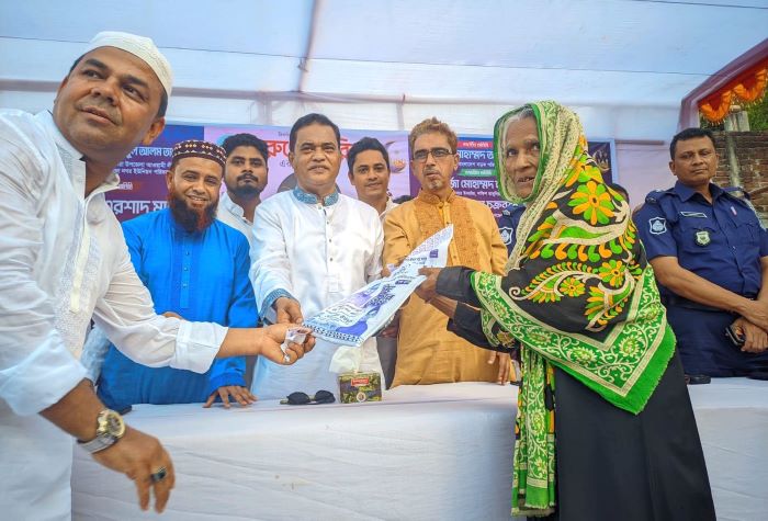 সরফভাটায় তিন হাজার পরিবারে ঈদ উপহার বিতরণ তারুণ্যের পরিবারের
