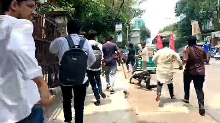চট্টগ্রামে নিজেদের মধ্যে মারামারি করে আহত ছাত্রলীগের ১৩ জন