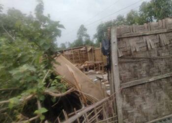 পেকুয়ায় কালবৈশাখী ঝড়ে দোকান ও বসতঘর ভেঙ্গে পাঁচ লাখ টাকার ক্ষতি