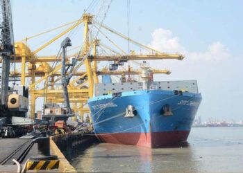 ঘূর্ণিঝড় রেমাল/চট্টগ্রাম বন্দরে সর্বোচ্চ অ্যালার্ট-৪ জারি, বিমানবন্দর বন্ধ থাকবে আট ঘণ্টা