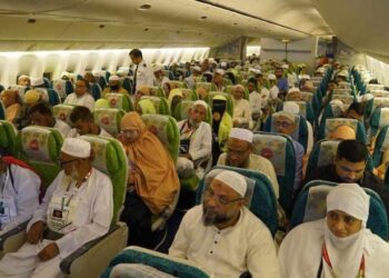 ধর্ম/চট্টগ্রাম থেকে বিমানের হজ ফ্লাইট উদ্বোধন