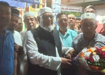 হযরত আমানত শাহের মাজার জেয়ারত মুক্তিযুদ্ধ মন্ত্রীর