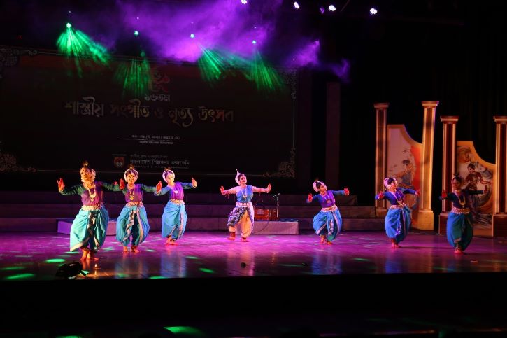 মঙ্গলাচরণ ও বর্ষা বন্দনায় মোহনীয় ওড়িশী নৃত্য নিবেদন