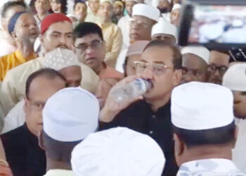 ঈদুল আজহার জামাতে আচানক অসুস্থ আ জ ম নাছির