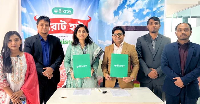ব্যবসায়/বিক্রয়ের বিরাট হাটে চলছে কোরবানির পশু কেনা-বেচা