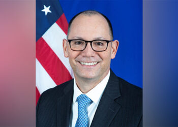 যুক্তরাষ্ট্রের বাংলাদেশ নীতি পরিবর্তনের প্রতিবাদে পিটার হাসের পদত্যাগ