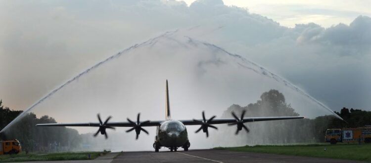 বিমান বাহিনীতে যুক্তরাষ্ট্রের তৈরি পঞ্চম সি-১৩০জে পরিবহন বিমানের আগমন