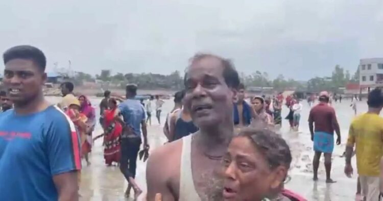 সীতাকুণ্ডে সাগরে ডুবে প্রাণ গেল দুই শিশুর