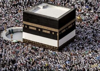 গাজা যুদ্ধের শোকসন্তপ্ত পরিবেশ ও তাপদাহের মাঝে সৌদি আরবে হজ শুরু