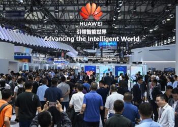 এআই নির্ভর মোবাইল যুগে ঢুকতে বাণিজ্যিক ফাইভজি অ্যাডভান্সের ওপর হুয়াওয়ের গুরুত্বারোপ