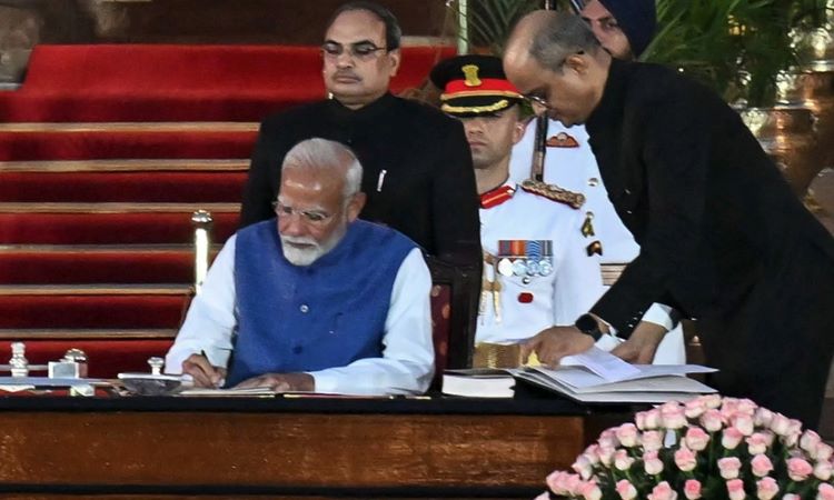 টানা তৃতীয় মেয়াদে ভারতের প্রধানমন্ত্রী হিসেবে শপথ নিলেন নরেন্দ্র মোদী