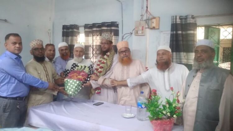 চন্দনাইশ উপজেলা পরিষদের ভাইস চেয়ারম্যান সোলাইমান ফারুকীকে সংবর্ধনা