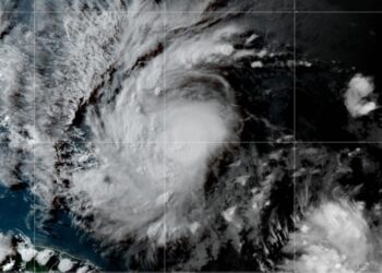 ক্যারিবীয় অঞ্চলে আঘাত হানতে যাচ্ছে ‘অত্যন্ত বিপজ্জনক’ হারিকেন বেরিল