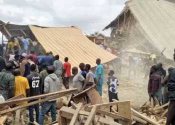 নাইজেরিয়ায় স্কুল ধসে নিহত ২১, ধ্বংসস্তূপে আটকা শতাধিক