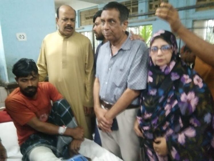 বৈষম্যবিরোধী ছাত্র আন্দোলনে আহতদের পাশে বিএনপির নেতা আসলাম চৌধুরী