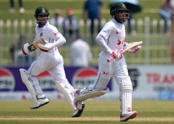 মুশফিকের সেঞ্চুরিতে পাকিস্তানের বিপক্ষে ১১৭ রানের লিড বাংলাদেশের